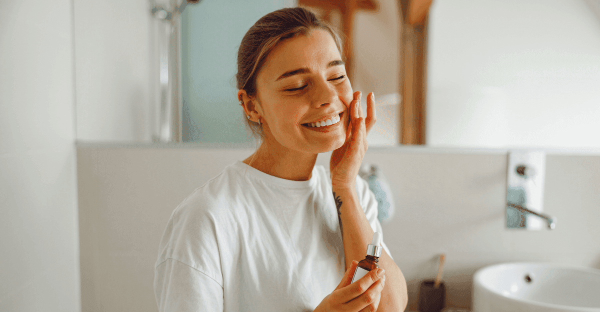 Skinification – trend, který přenáší péči o pleť do vlasové a tělové kosmetiky Co je to skinification – nový trend v kosmetické péči