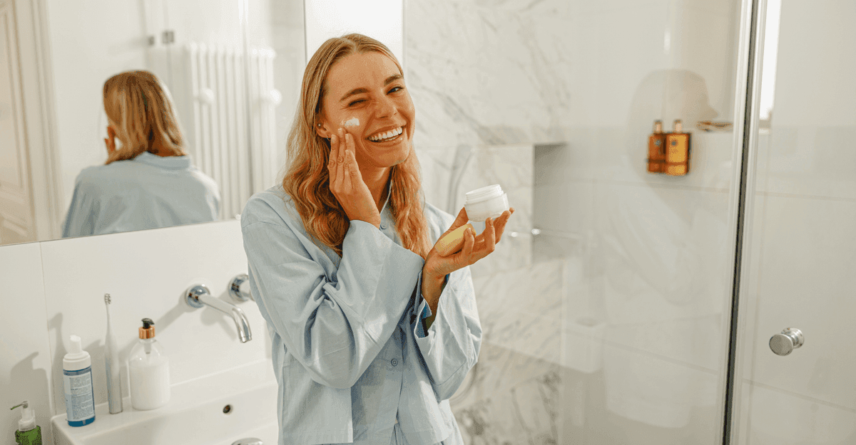 Skinification v praxi – tělová a vlasová kosmetika s aktivními látkami Skinification – propojení péče o pleť, vlasy a tělo s aktivními látkami