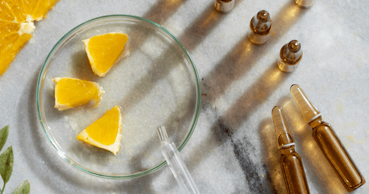 Správný postup aplikace séra s vitamínem C Krok za krokem aplikace séra s vitamínem C na obličej